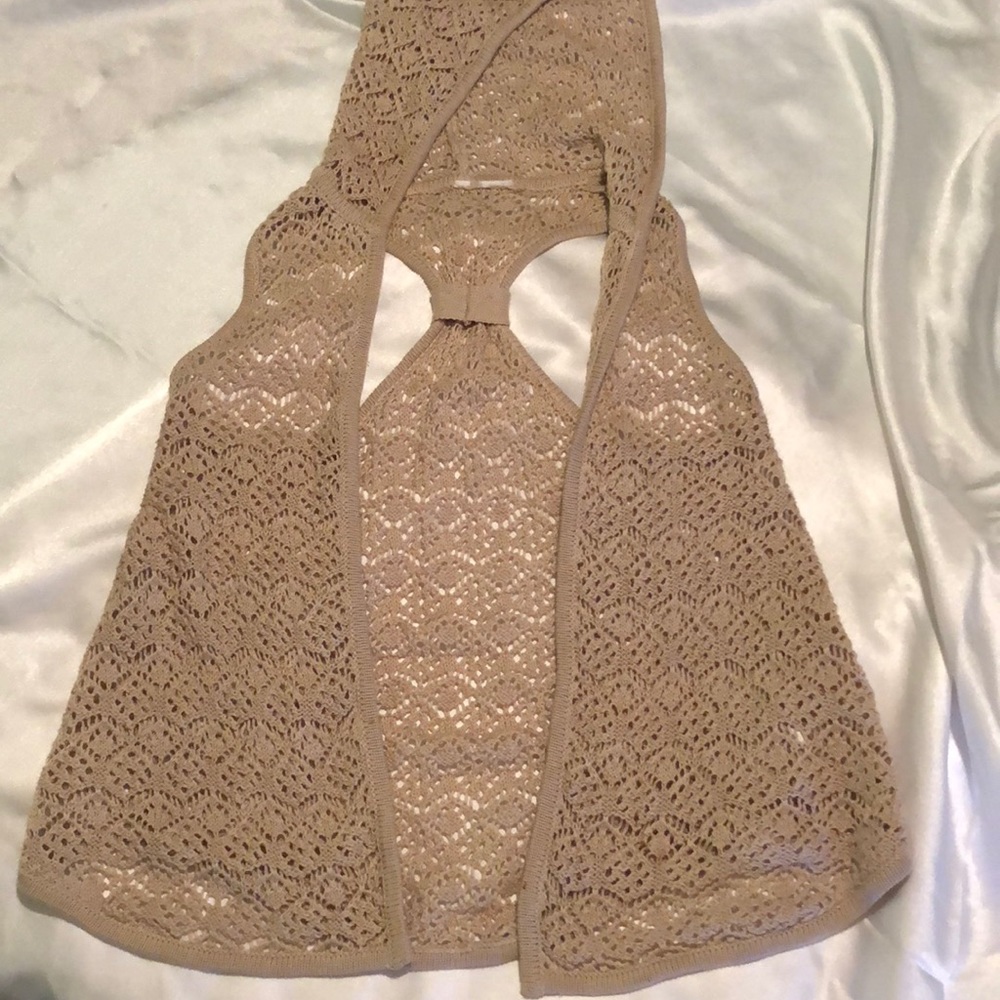 Knitted light weight vest